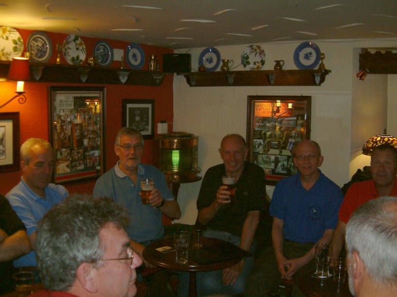Group photo in the Cheshire Cheese.